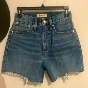 NWOT✨ Madewell MOMJEAN Shorts - Size 24